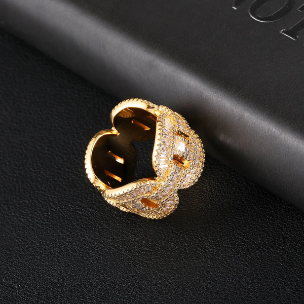 ICED MARINER BAGUETTE RING - GOLD